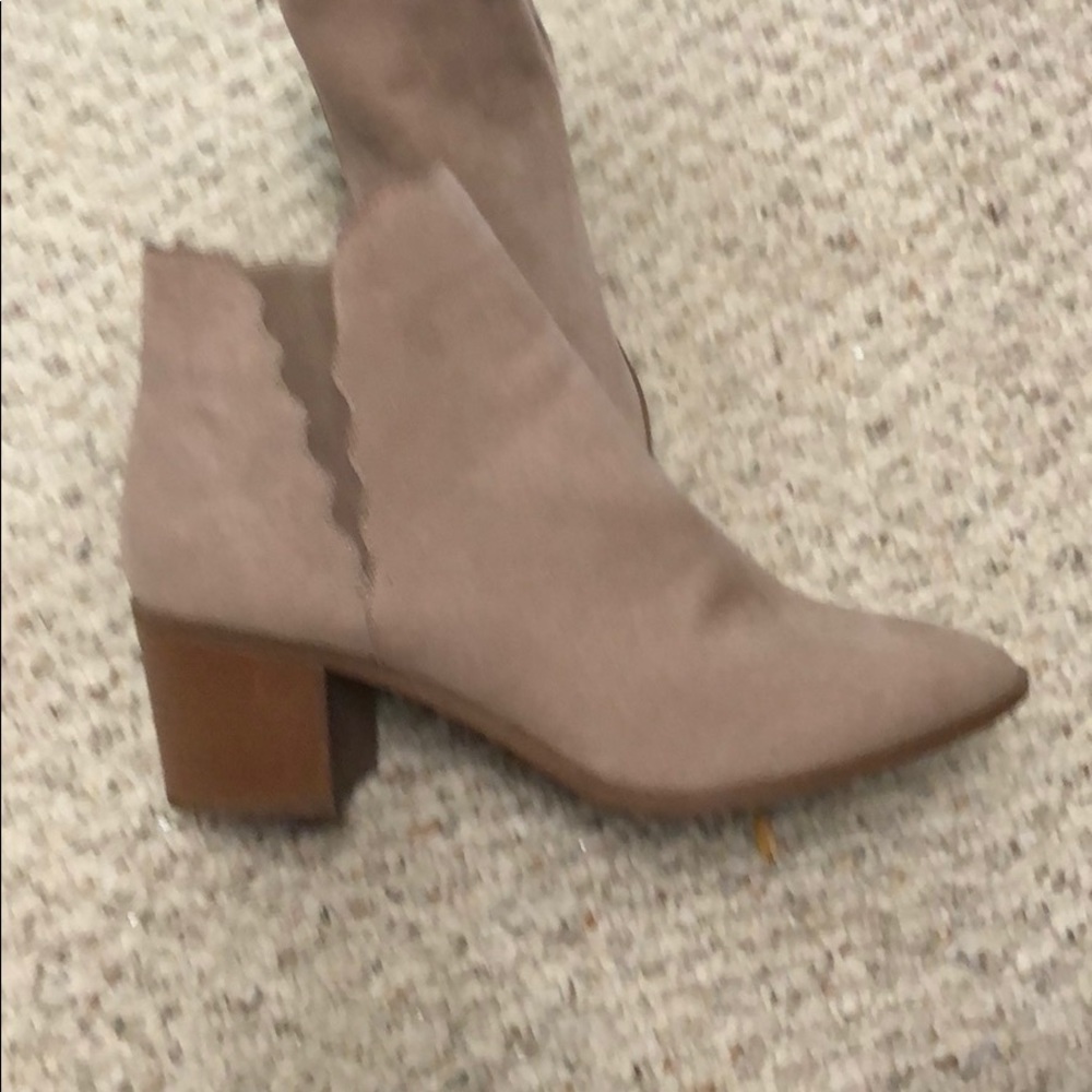 Boots - Picture 2 of 3